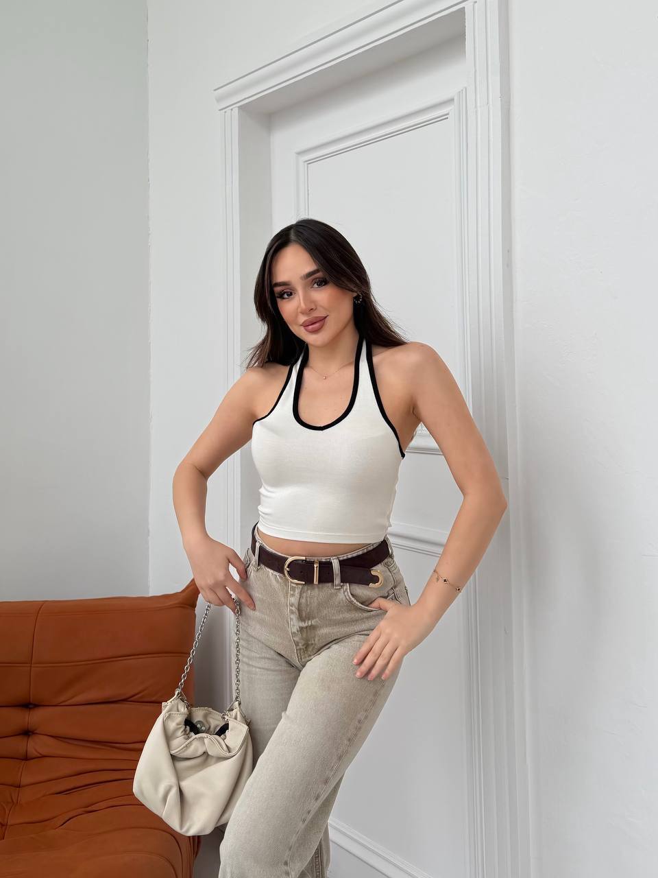 Kadın Kontrast Biye Detaylı Halter Yaka Sırt Dekolteli Crop Atlet